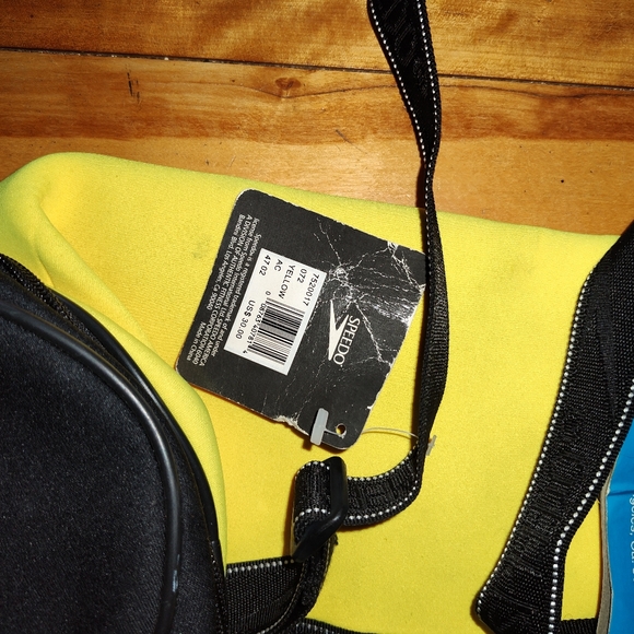 Speedo Sling Backpack. Speedo Sling Backpack. Neoprene with Strap. New with Tags - Picture 12 of 12